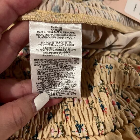 BCBGENERATION Smocked Waist Shorts In Peach - Picture 7 of 8